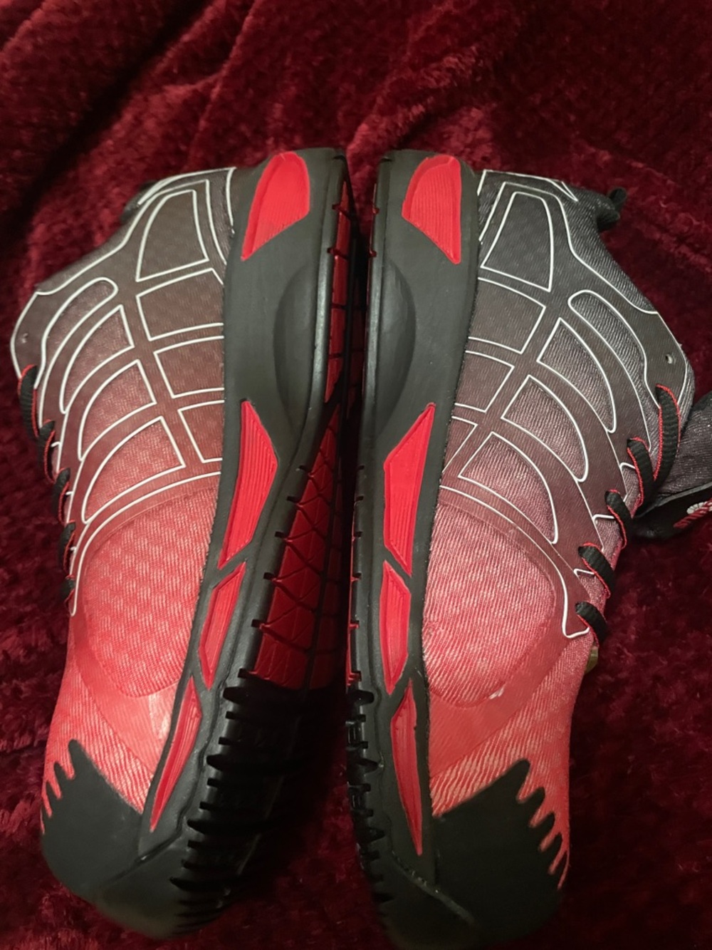 Nautilus Red and Black ESD Safety Lace-Up Sneakers - Picture 2 of 7